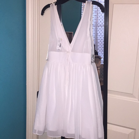 Dress - Picture 3 of 4